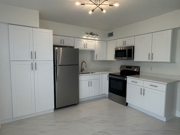 4328 Edgewater Dr APT D106