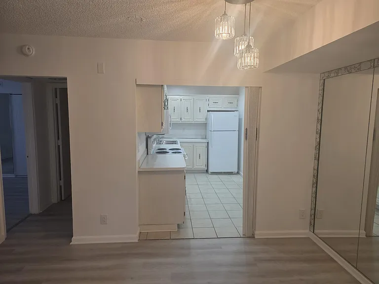 959 SE 2nd Ave #204 — Photo 38