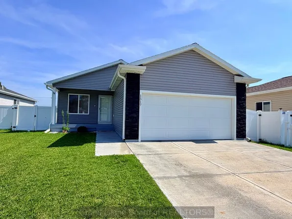 1517 E 5th St, Grand Island, NE 68801