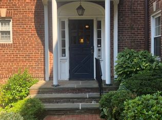 8 Welwyn Rd FLOOR 2C-2, Great Neck, NY 11021