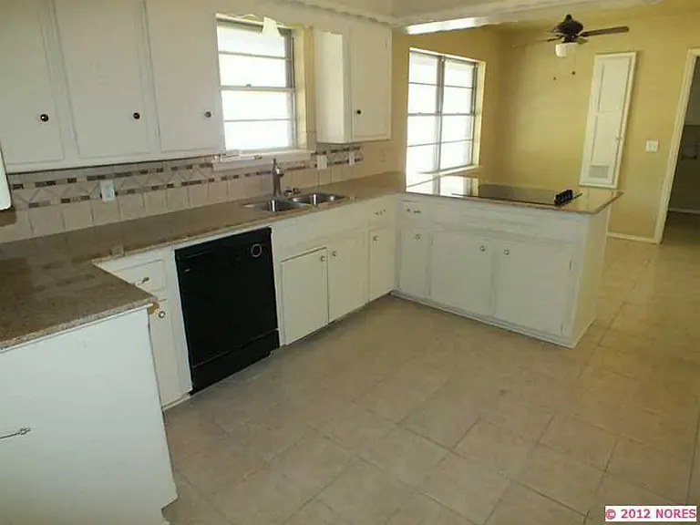 4736 S Hudson Pl E — Photo 5