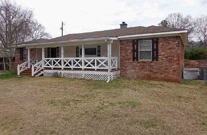 3rd image of 100 Dale Ln