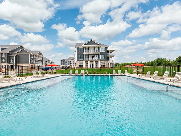 Shadow Creek West New Apartments — Photo 4