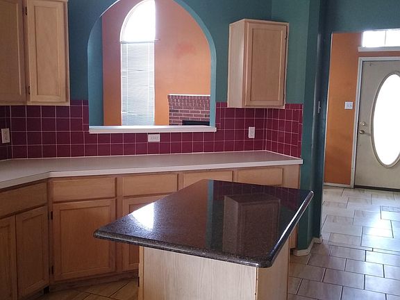 Kitchen / Island