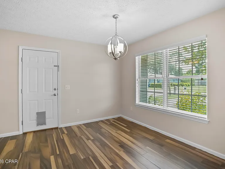 1815 Foster Ave — Photo 10
