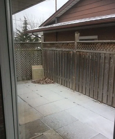 43 Dunvegan Rd #UPPER — Photo 15