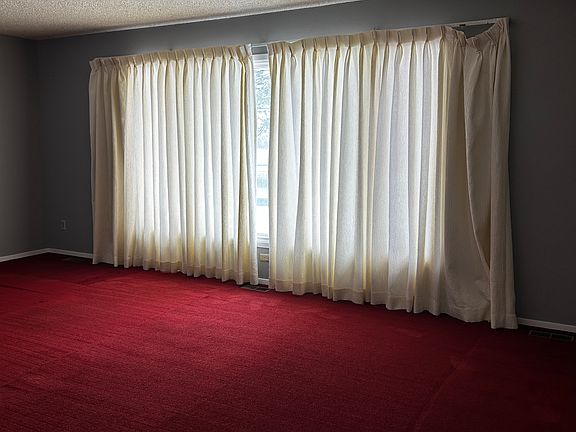 Living Room 13x19