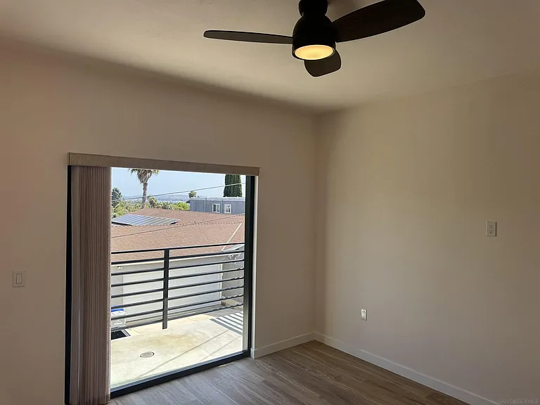 2527 Beryl St — Photo 26