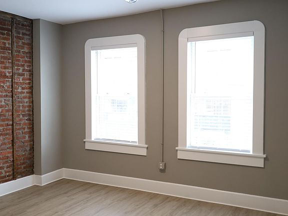 2nd image of 1110 Shelby St #B