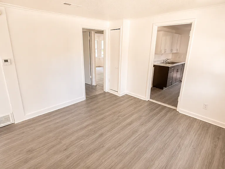 2381 Lindbergh Rd — Photo 2