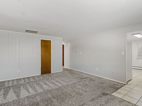 4th image of 512 Maple St