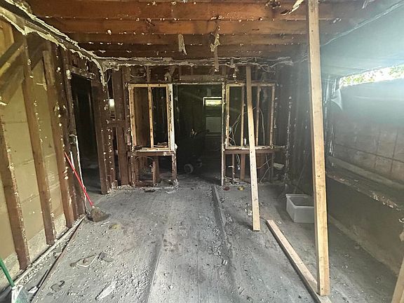 2nd image of 1710 Humphrey St