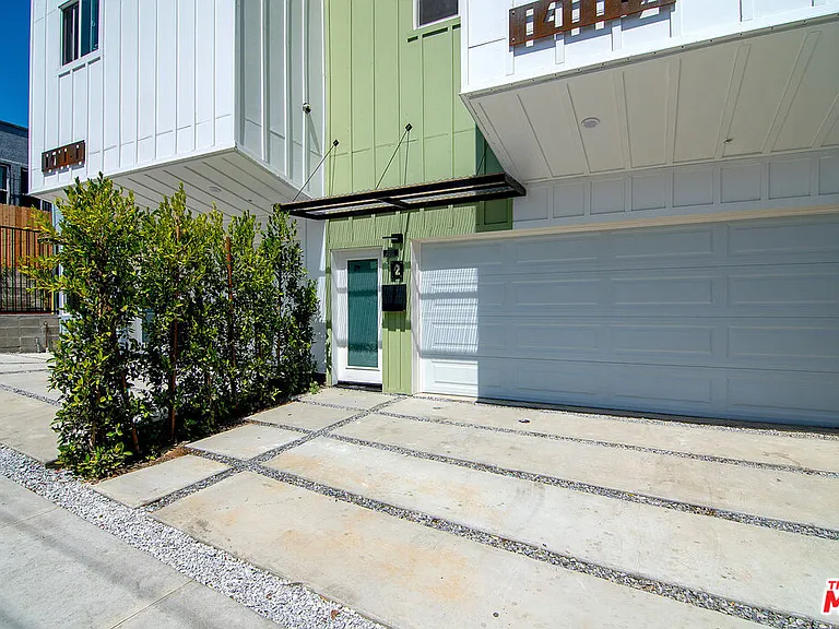 1411 N Tremont St #2 — Photo 6