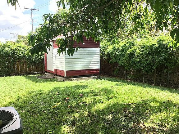 4th image of 535 NW 30th Ter