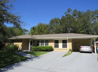 401 Maginnis Ave, Ocean Springs, MS 39564
