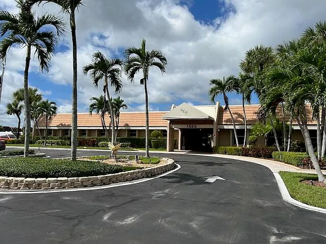 221 Lake Meryl Dr — Photo 19
