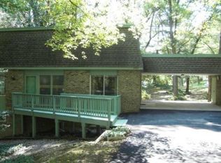 1451 Aldenham Ln, Reston, VA 20190