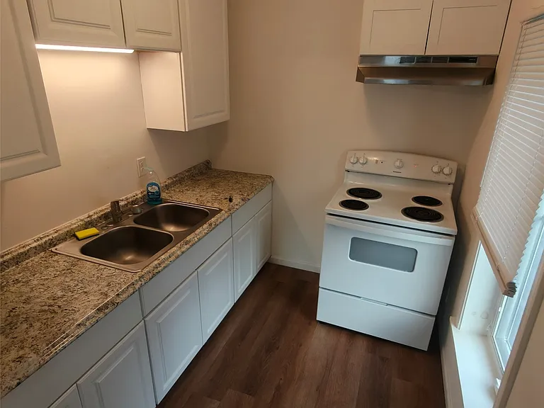 145 Floral Ave #4 — Photo 14