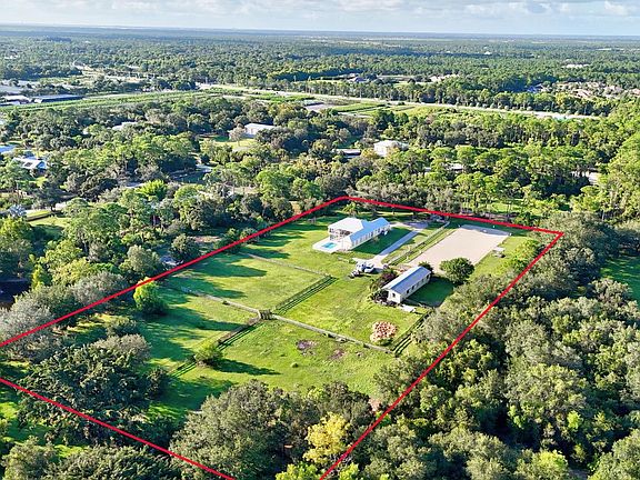 5th image of 5602 SW Sunshine Farms Way
