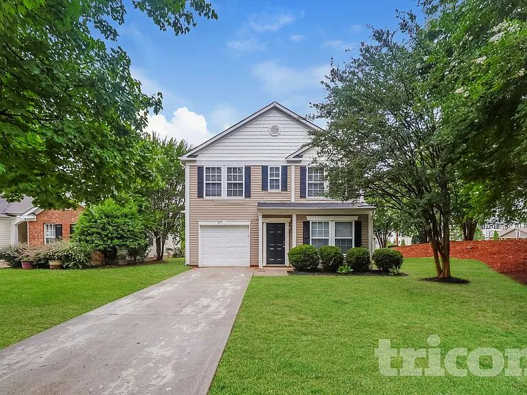 1829 Oakdale Green Dr — Photo 1