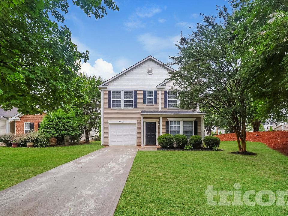 1st image of 1829 Oakdale Green Dr