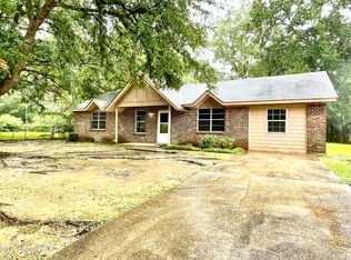 10028 Oakwood Park Dr, Moss Point, MS 39562