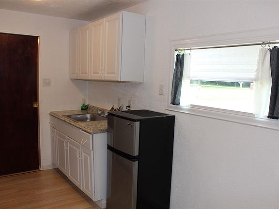 3rd image of 3425 Southwestern Rd Unit 3
