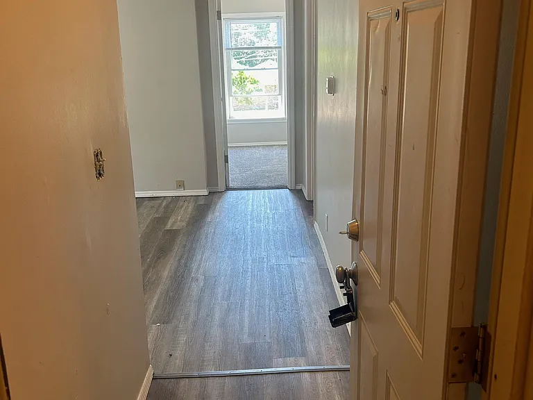 103 E Sangamon St #4 — Photo 7