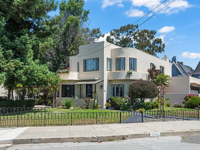 958 Collier Dr — Photo 1