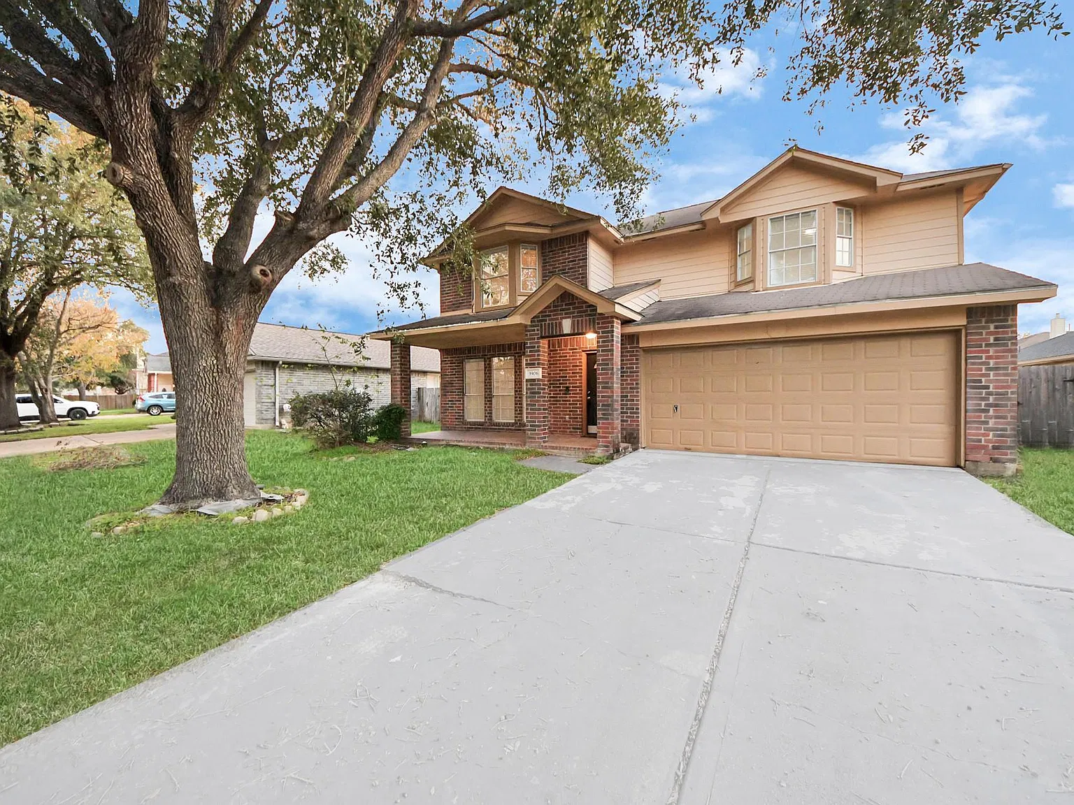 4 bed, 2.5 bath, 2294 sqft, $2,350 — Photo 3