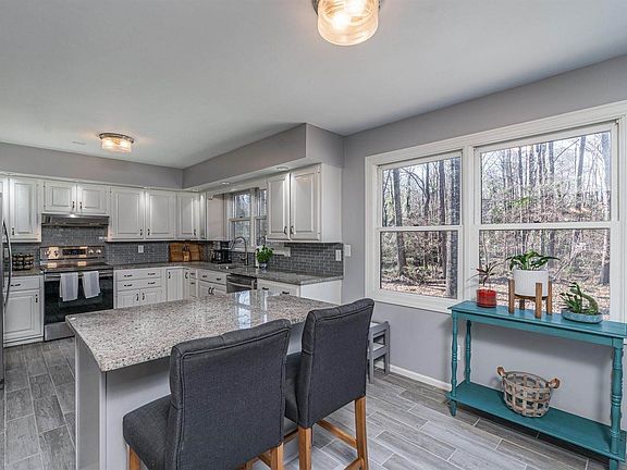 5th image of 106 Twin Creek Ct