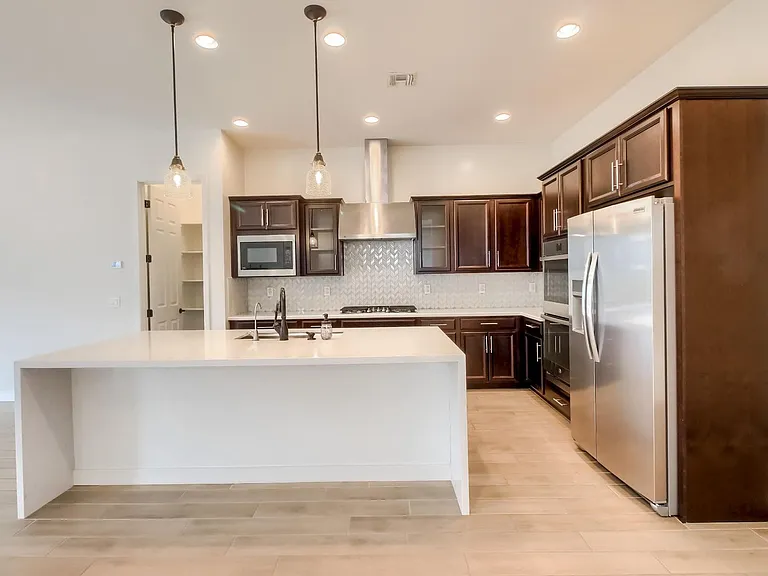 1005 E Paseo Way — Photo 23