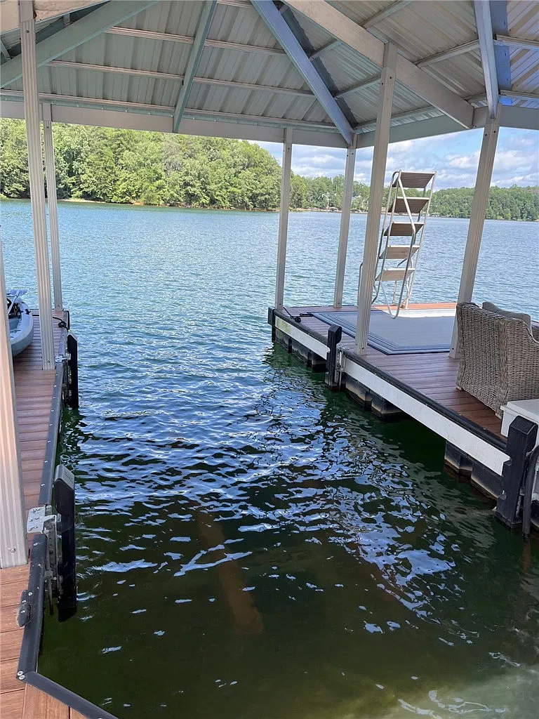 4 bed, 2.5 bath, $5,500 — Photo 4