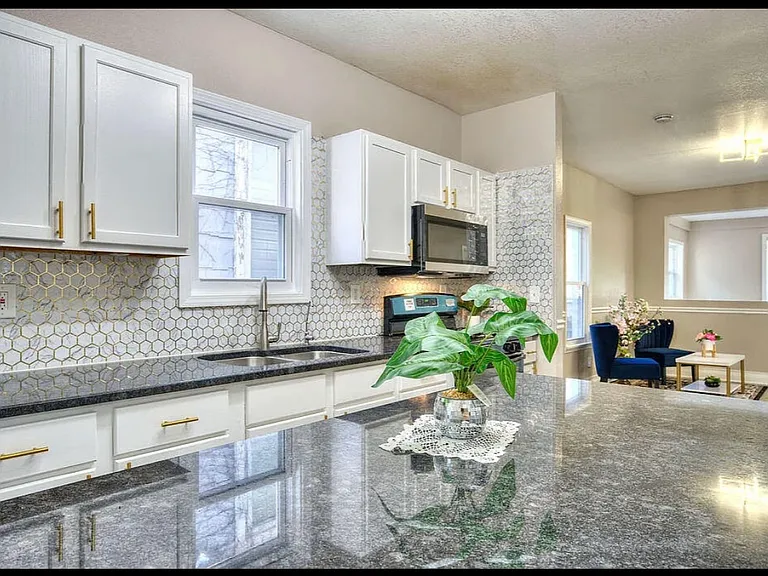 5661 Sohl Ave — Photo 6