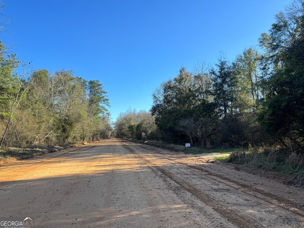 3 Sealy Wells Rd, Gordon, AL 36343