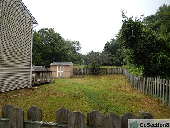 2nd image of 2218 Melrose Ln