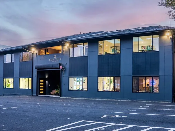 832 NW 19th Ave, Portland, OR 97209