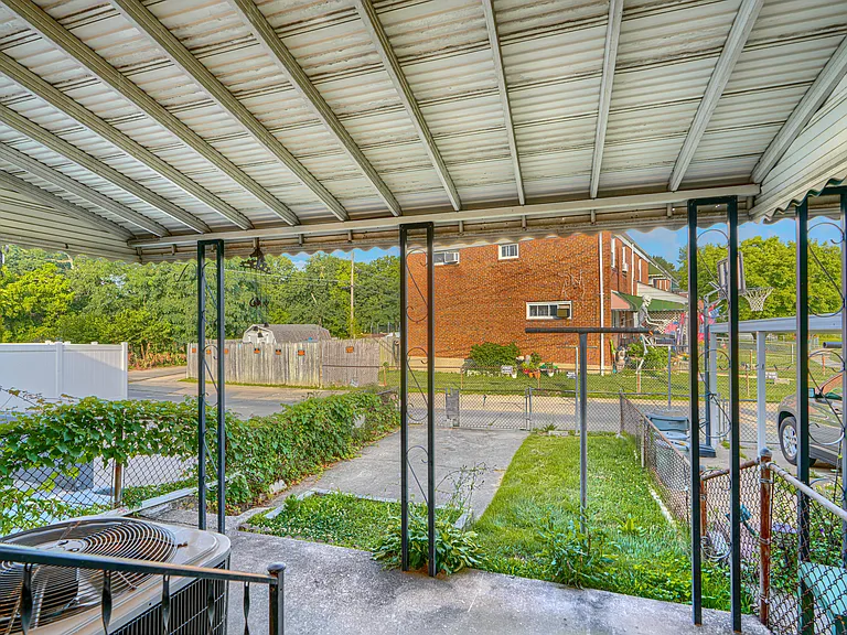 7842 Saint Boniface Ln — Photo 14
