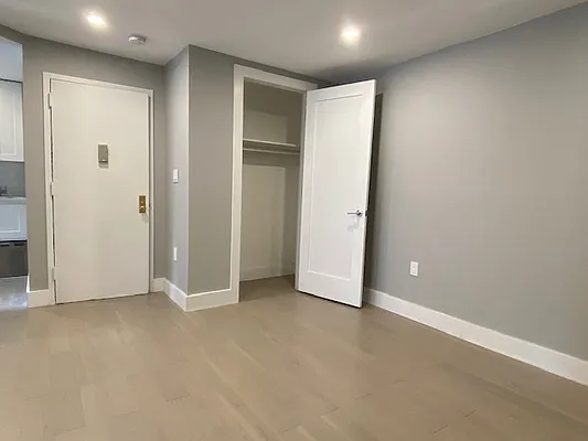 Rented by REAL New York | media 28