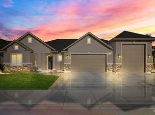 11784 W Carlisle Bay Dr, Star, ID 83669