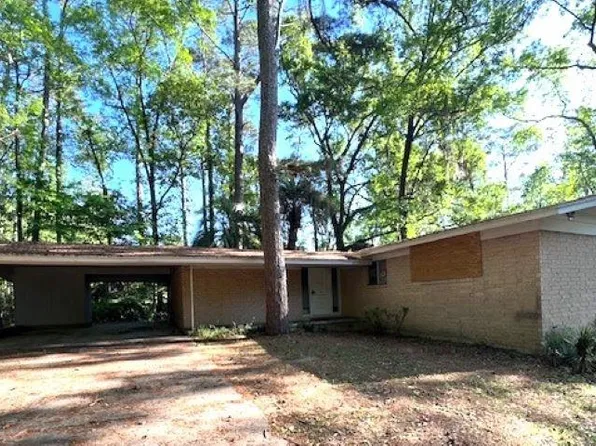 1920 Botany Dr, Tallahassee, FL 32303