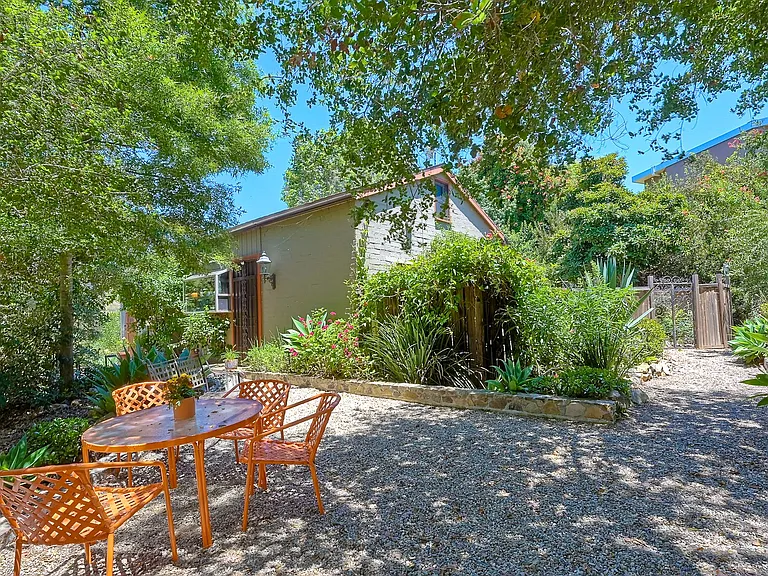 20402 Elfin Forest Rd — Photo 2