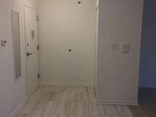 823 McIntosh Ct APT 304, Prospect Heights, IL 60070