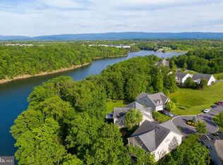 106 Bunting Ct, Lake Frederick, VA 22630