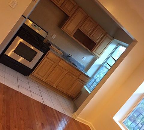 5th image of 180 Vernon Ave APT 3