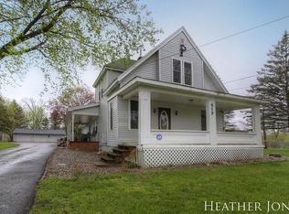 417 E Fairplains St, Greenville, MI 48838