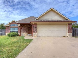 760 Countryside Dr, Aubrey, TX 76227