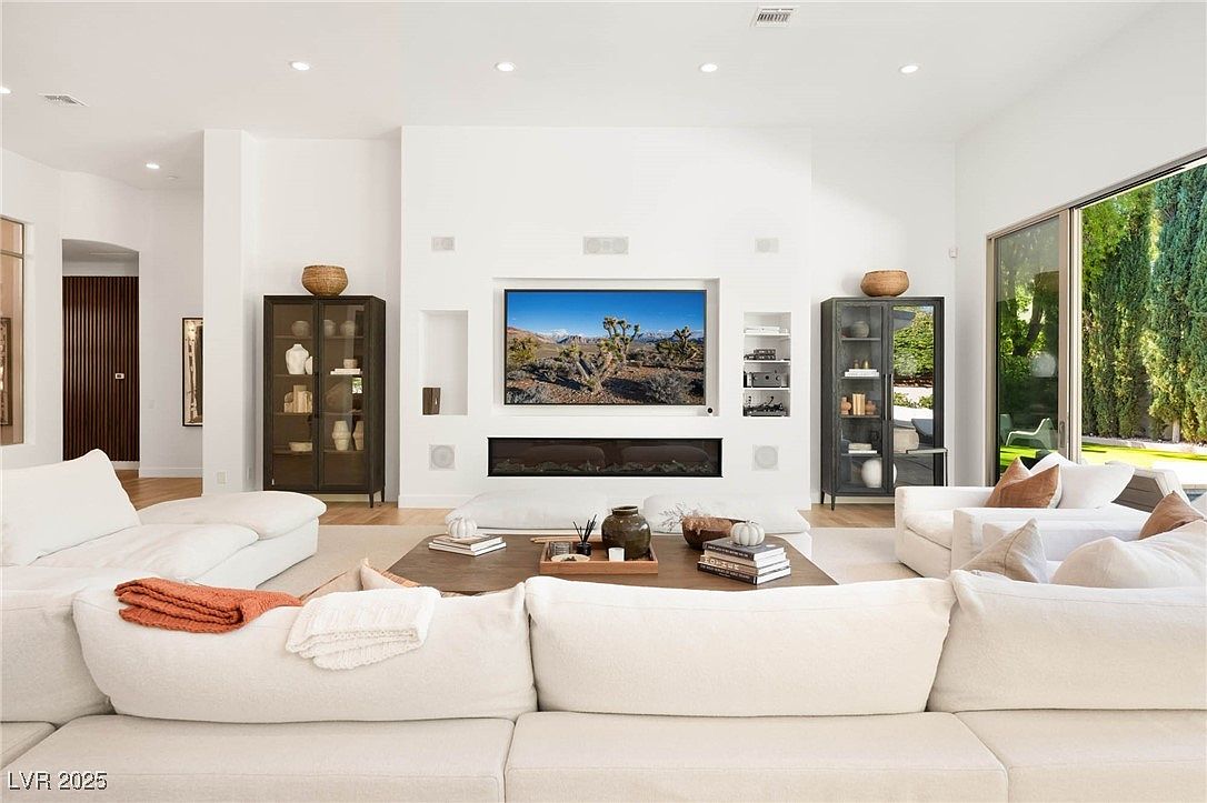 9312 Canyon Classic Dr