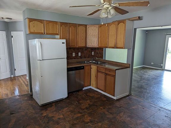 4th image of 10405 Earl Dr