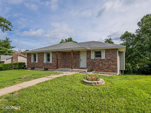 2nd image of 2508 Lexington Dr